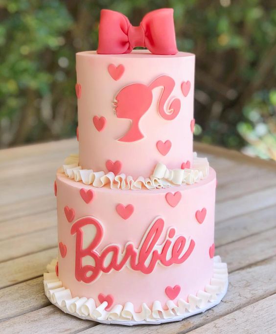 Bolo da Barbie - 200 ideias incríveis para você se inspirar